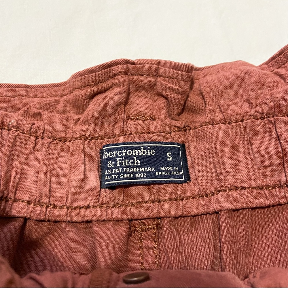 Abercrombie & Fitch High-Waist Paperbag Shorts - Rust - Picture 4 of 6